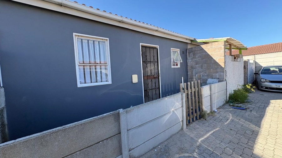 2 Bedroom Property for Sale in Pelican Park Western Cape